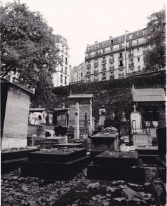Paris, Cimetière de Montmartre, frühe 1980er. OM1n, 28mm Tokina.